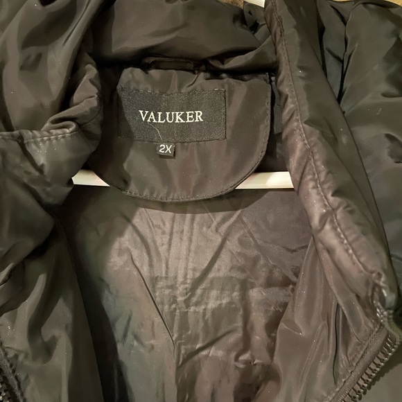 Valuker 2X EUC black winter coat with faux fur trim. Thigh length. Super warm. - Picture 7 of 10